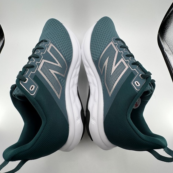 Athletic_Shoes